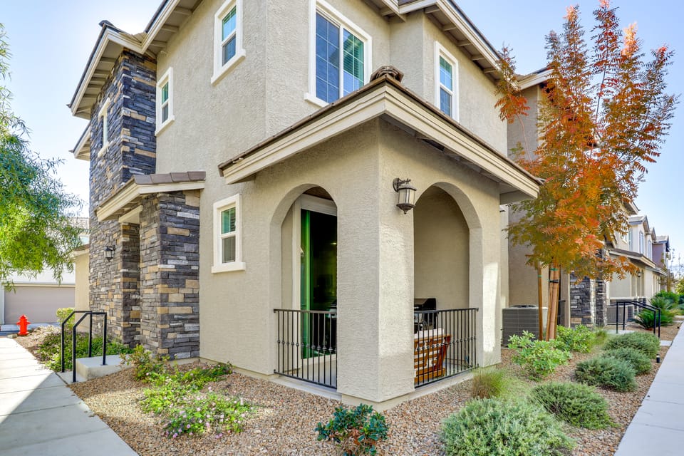 Patio + Pool Access: WFH-Friendly Las Vegas Hub! Apartment in Henderson