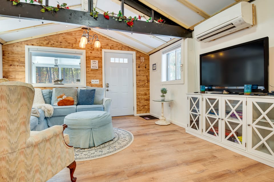 All-Season Getaway in Tamworth: Pets Welcome! House in Madison