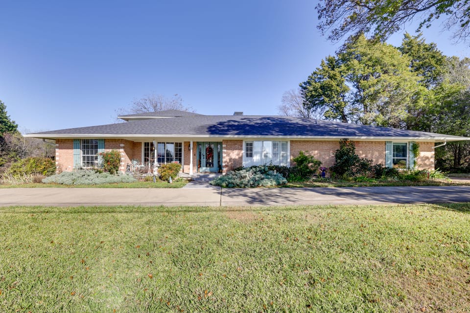 Work & Unwind, Stylish Sunnyvale Retreat! Apartment in Mesquite