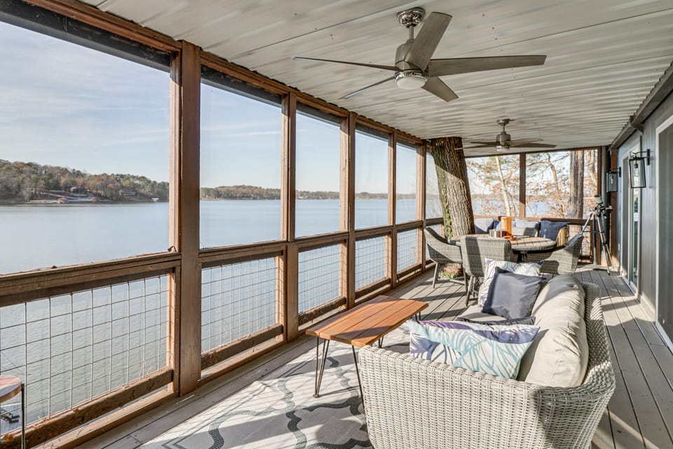 Private  Lakefront Gem w/ Dock in Talladega House in Logan Martin Lake