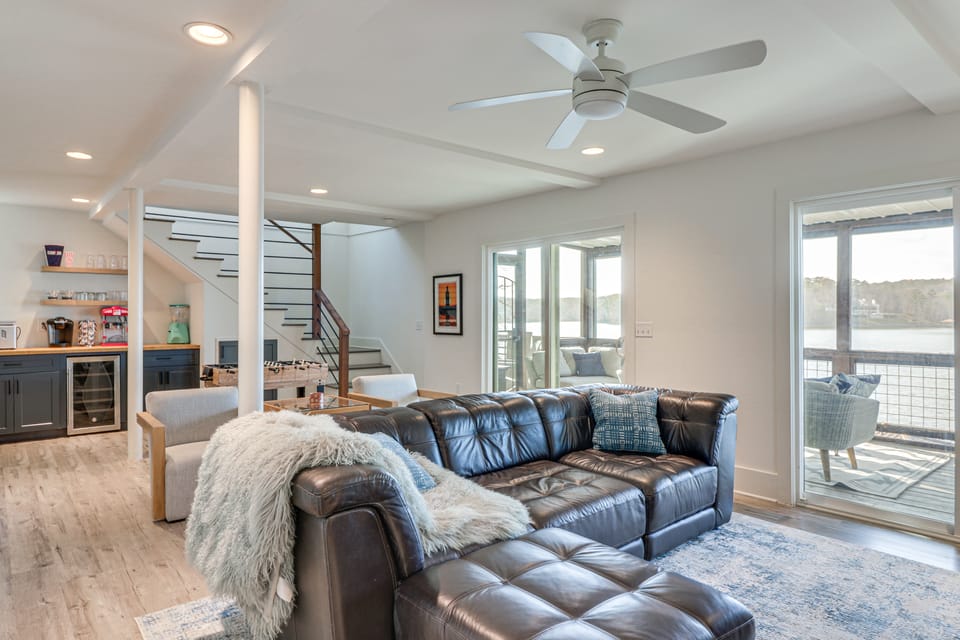 Private  Lakefront Gem w/ Dock in Talladega House in Logan Martin Lake