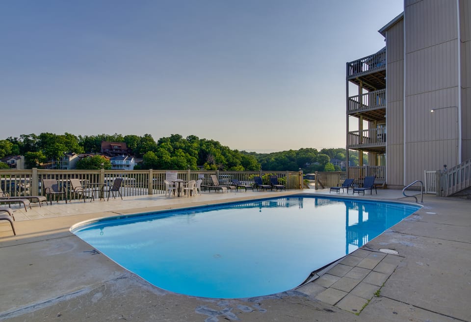 Community Perks! Lakefront Unit in Osage Beach Apartment in Osage Beach