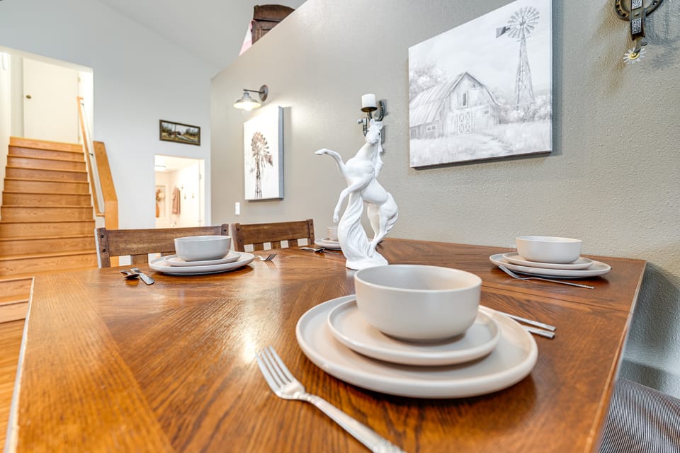 Willamette Valley Home on Working Horse Farm! House in Willamette Valley