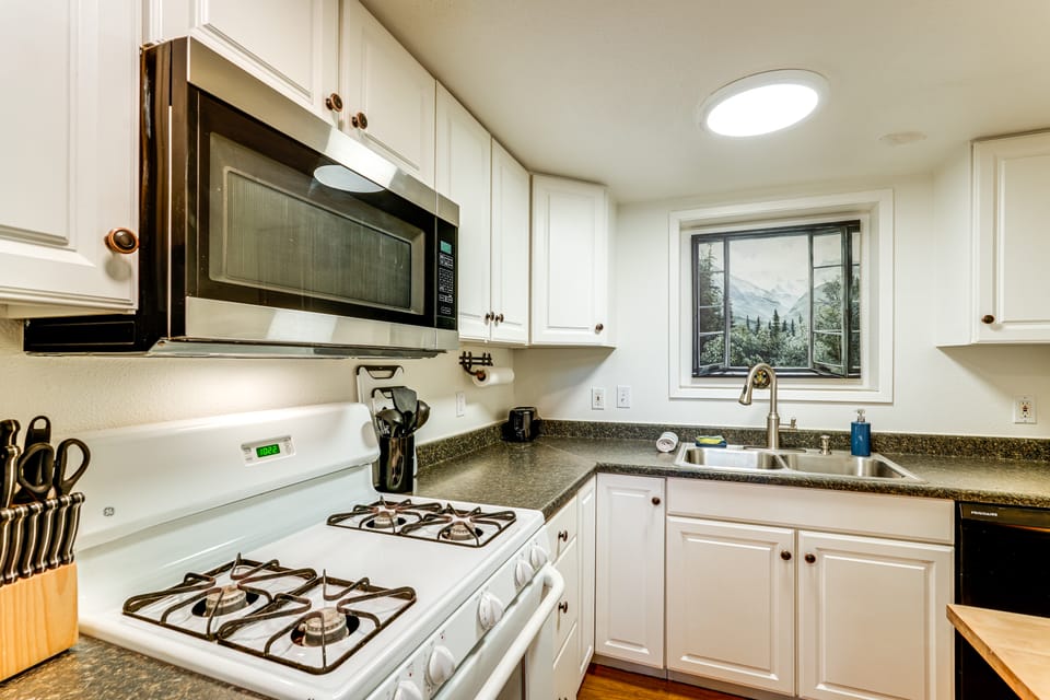 Willamette Valley Home on Working Horse Farm! House in Willamette Valley