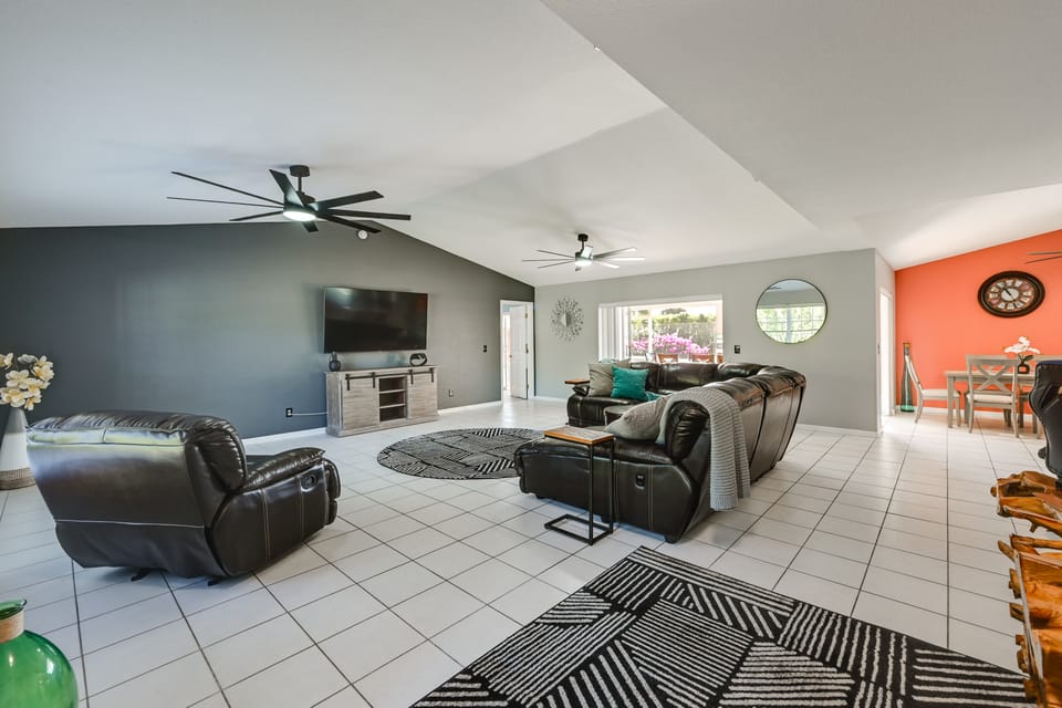 Private Hot Tub & Yard: Bright Bonita Springs Home House in Bonita Springs