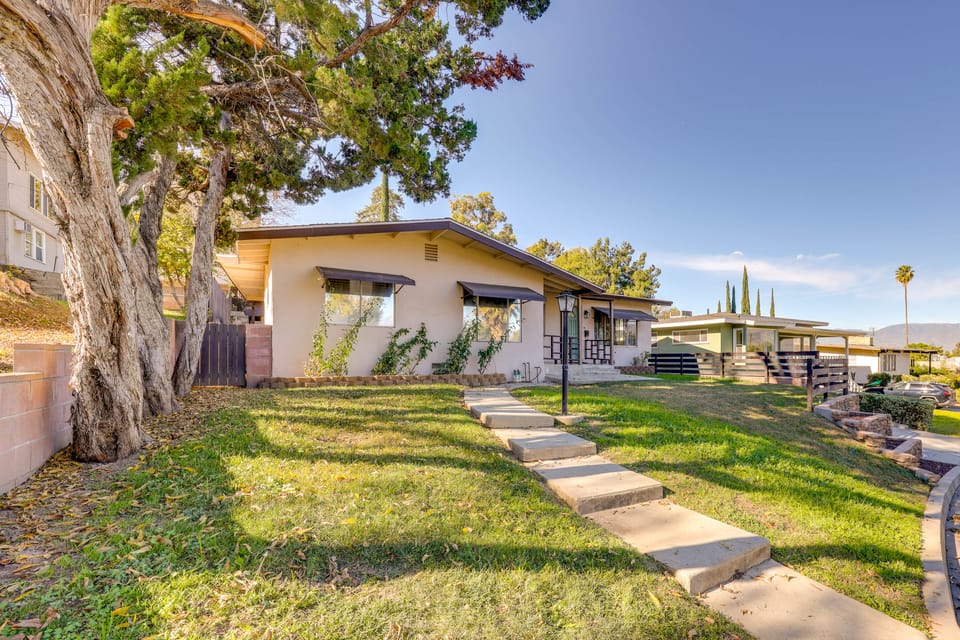 Walkable Home Base Near LLUMC & Campus! Apartment in Loma Linda