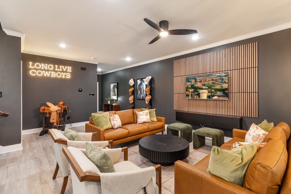 Modern 4BR Ensuite Townhome Near Texas A&M Apartment in College Station