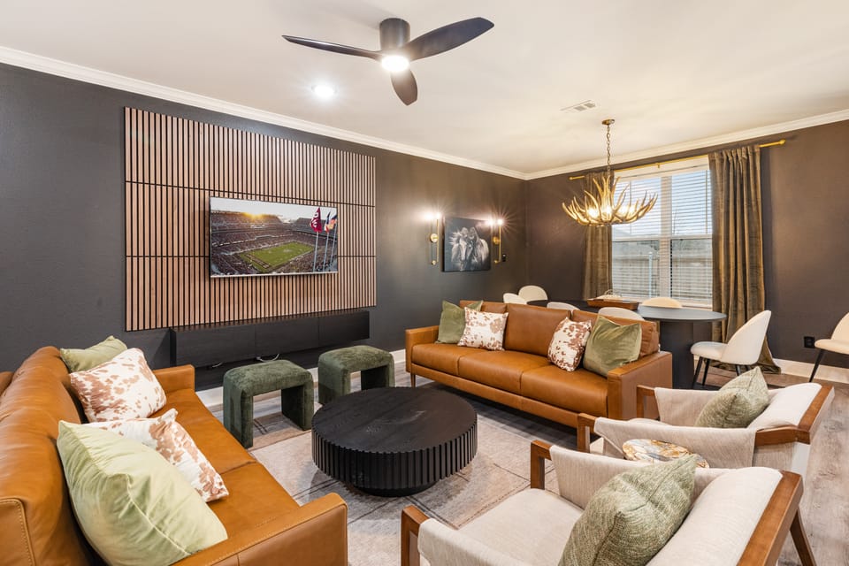 Modern 4BR Ensuite Townhome Near Texas A&M Apartment in College Station