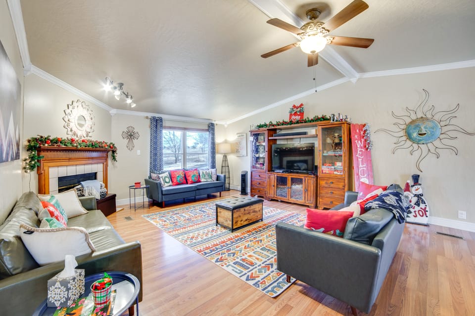 Families Welcome! Home w/ Playground in Kingston House in Lake Texoma