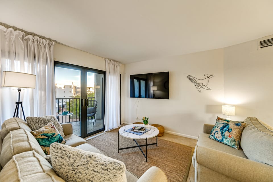 Oceanside Marco Island Retreat: Pool & Tennis! Apartment in Marco Island