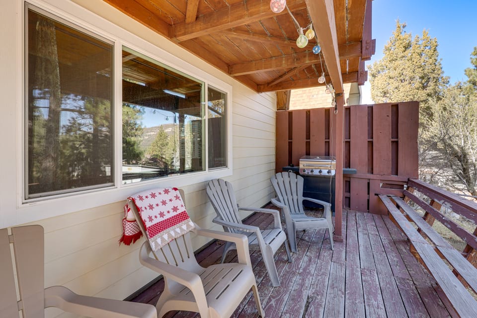 Ski, Hike & Unwind: Big Bear Gem 3 Mi to Slopes! House in Big Bear