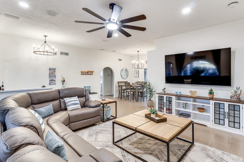 Private Pool, Spa! Updated Home Near London Bridge House in Lake Havasu City