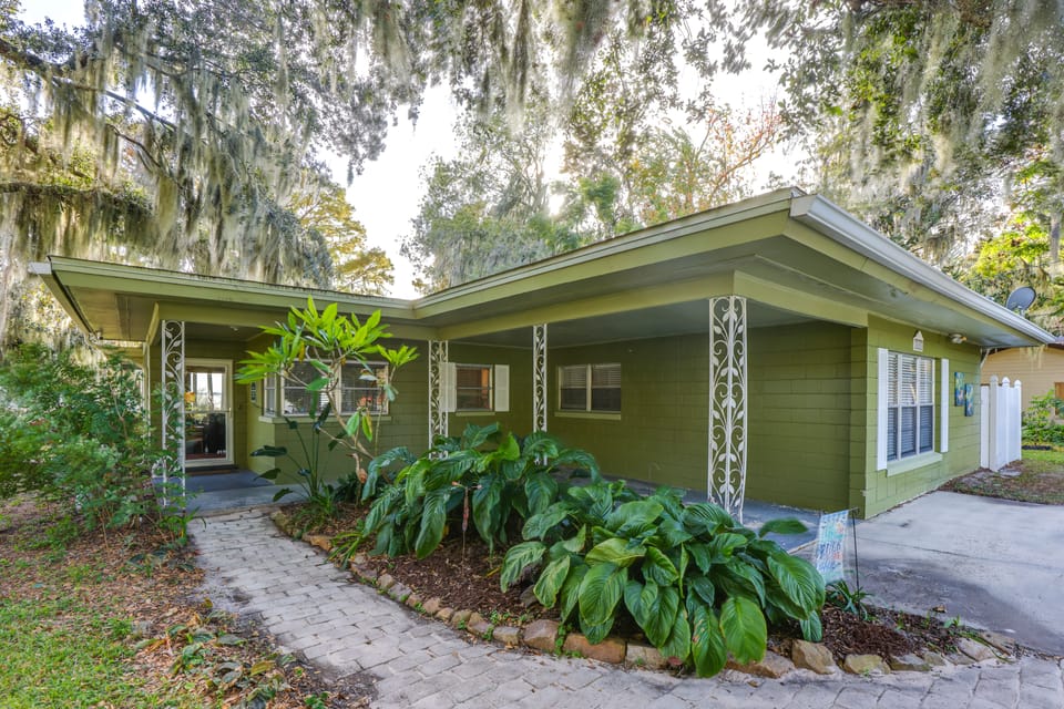 Lake Harris Retreat: Fisherman's Paradise House in Leesburg