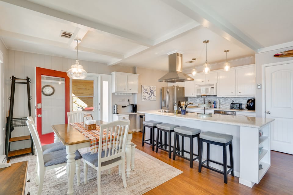 Family Home w/ Private Dock on Lake of the Ozarks! House in Lake of the Ozarks