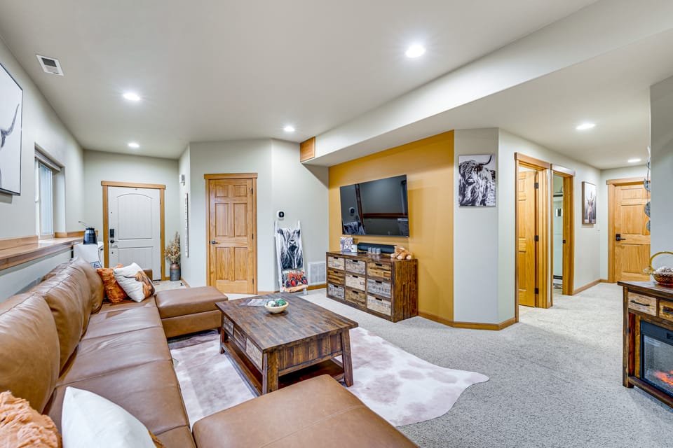 Near Ferry, Shops & Eats! Anacortes Townhome Apartment in Anacortes