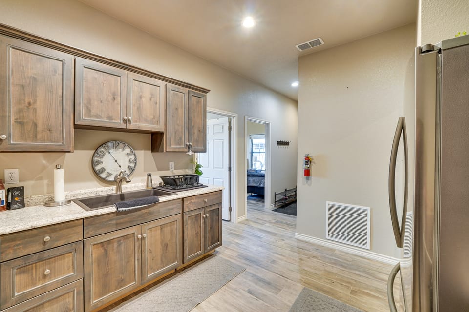 Large Patio & Grill! Group Stay in Midland House in Texas