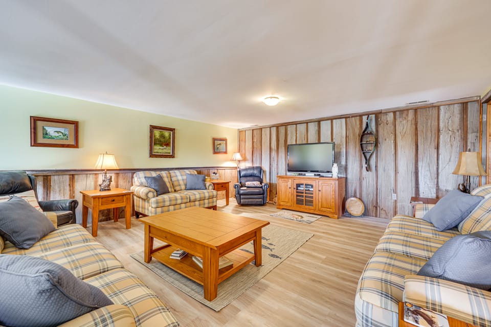 100-Acre Family Getaway in Kenbridge: Pets Welcome House in Virginia
