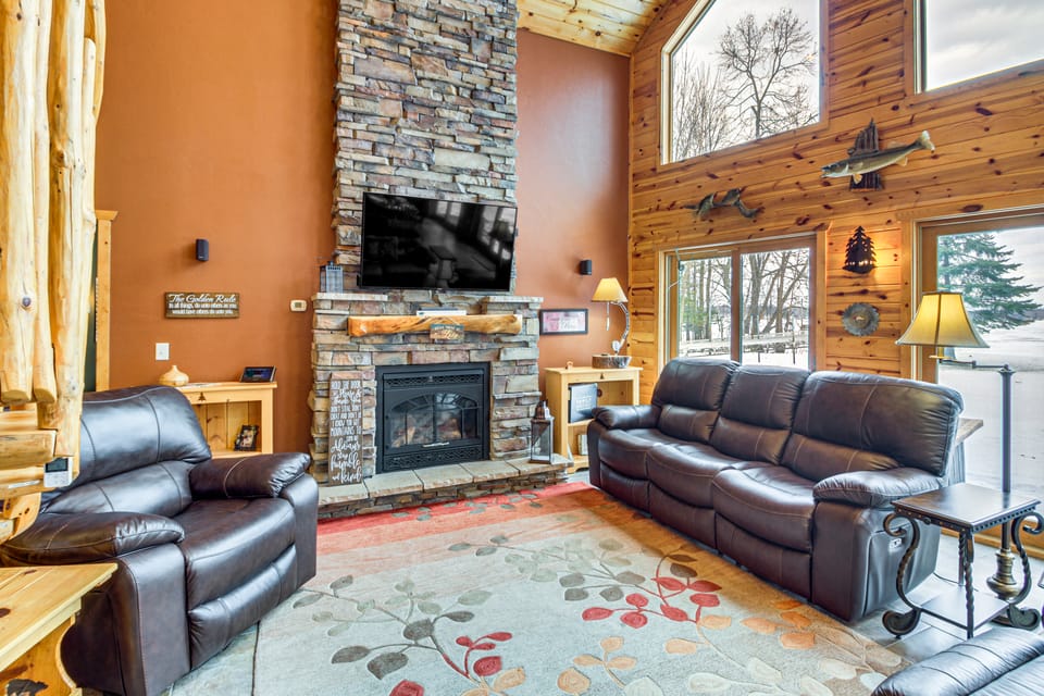Big Pine Lake Escape: Summer & Winter Adventures House in Mille Lacs Lake