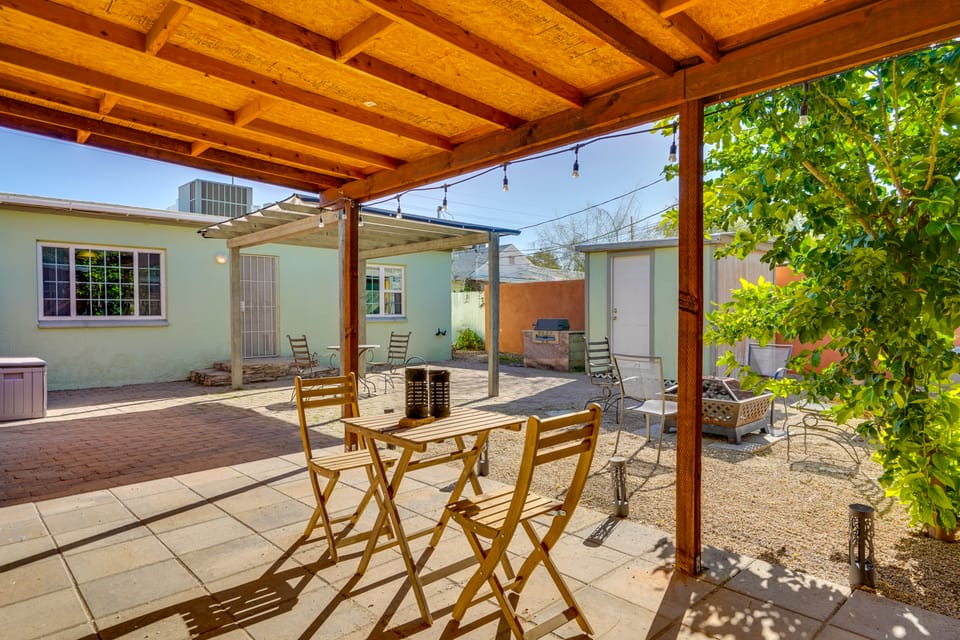 Fire Pits & Grill at Central Tucson Home Base! House in Tucson
