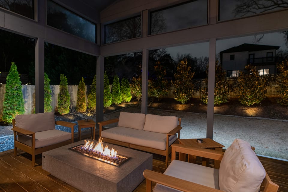 Game Room + Bar: Luxe ATL Escape Near Int’l Soccer House in Atlanta