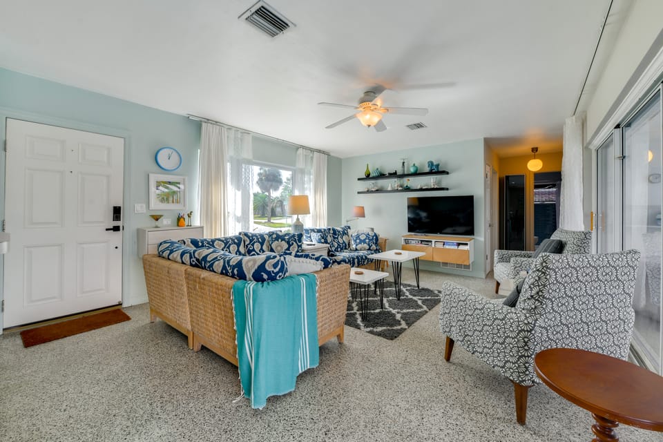 4 Mi to Siesta Key Beach! Home w/ Backyard Oasis House in Sarasota