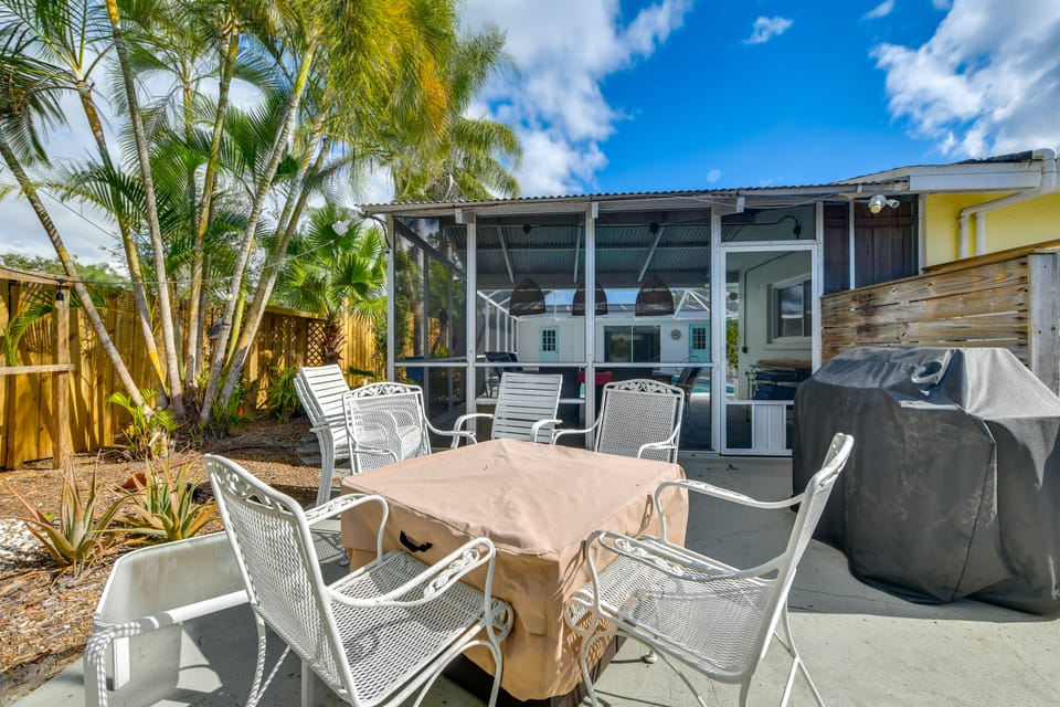 4 Mi to Siesta Key Beach! Home w/ Backyard Oasis House in Sarasota