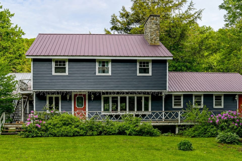 Spacious Vermont Farmhouse | 3 Mi to Mount Snow House in Dover