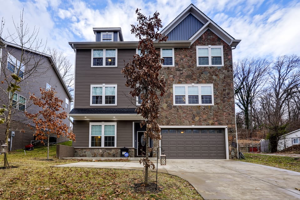 1 Mile to Quantico: 5BR Home w/ Game Room! House in Maryland