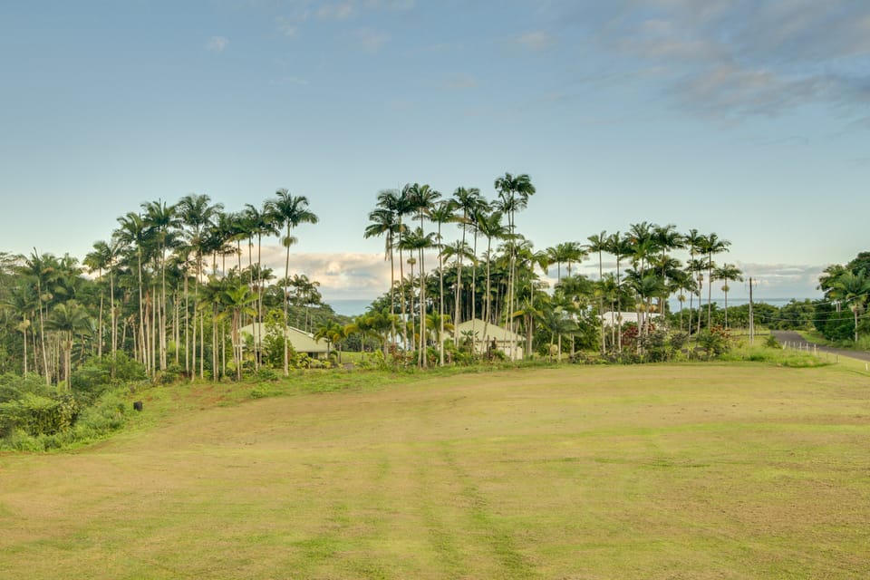 7 Mi to Hilo Beaches: Peaceful Retreat w/ Sauna House in Big Island