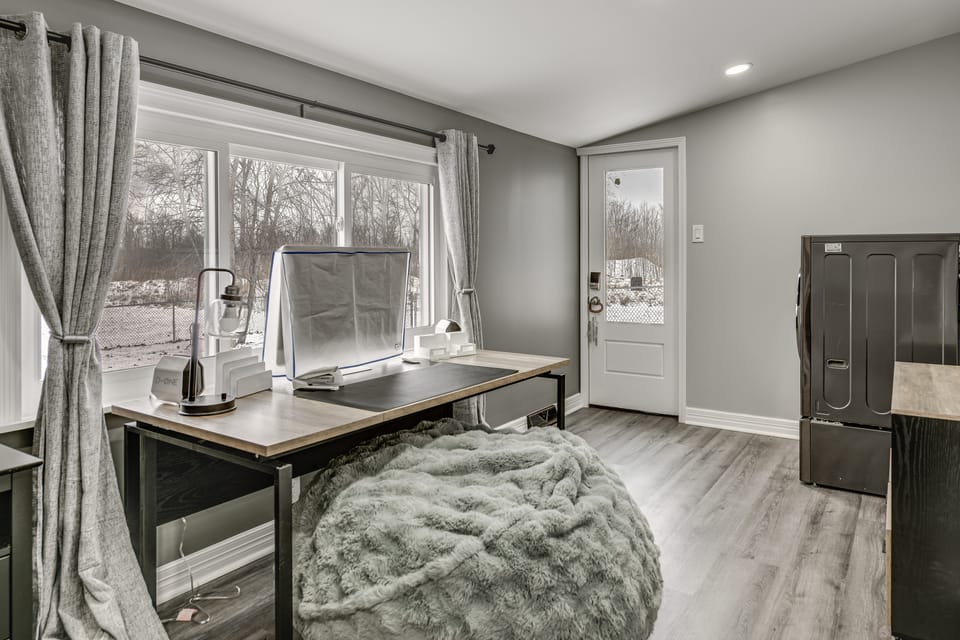 Newly Remodeled! Upscale Home in Buffalo Suburbs House in Cheektowaga