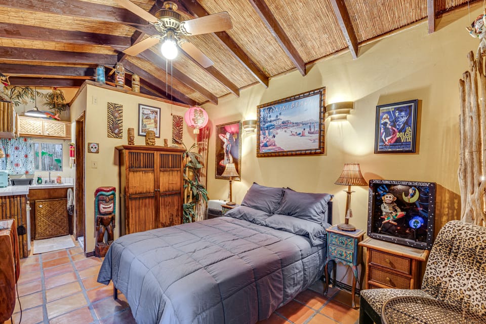 2 Mi to Echo Park: Funky Silver Lake Studio Apartment in Echo Park