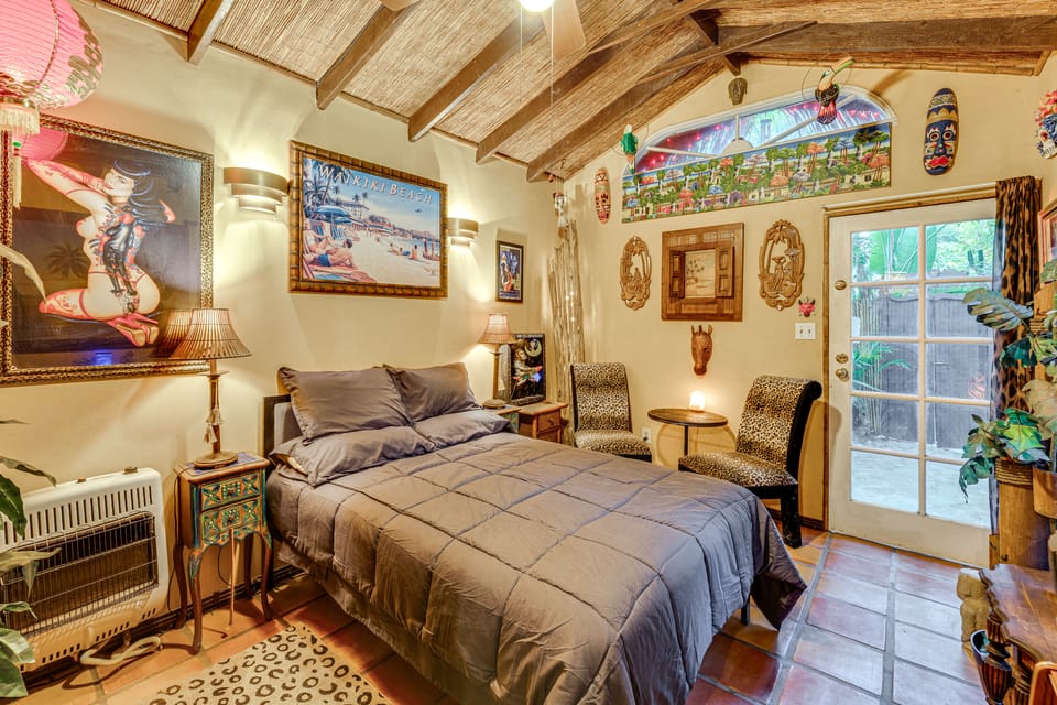 2 Mi to Echo Park: Funky Silver Lake Studio Apartment in Echo Park
