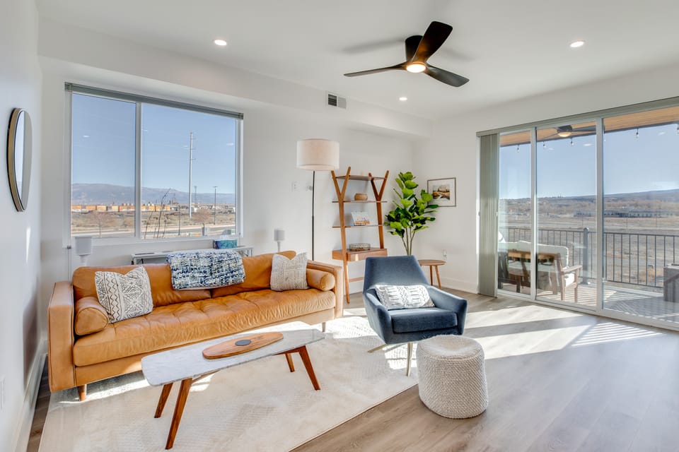 Mtn-View Balcony: Riverside Grand Junction Home! Apartment in Grand Junction