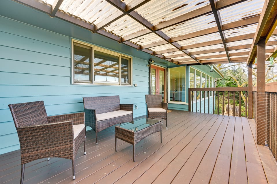 Private Beach, Stunning Views! Home on Oyster Bay! House in Puget Sound