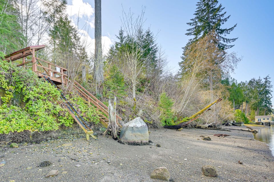 Private Beach, Stunning Views! Home on Oyster Bay! House in Puget Sound