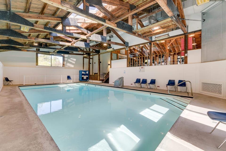 Fully Renovated! Luxe Ski Condo Near Stowe Mtn Apartment in Stowe