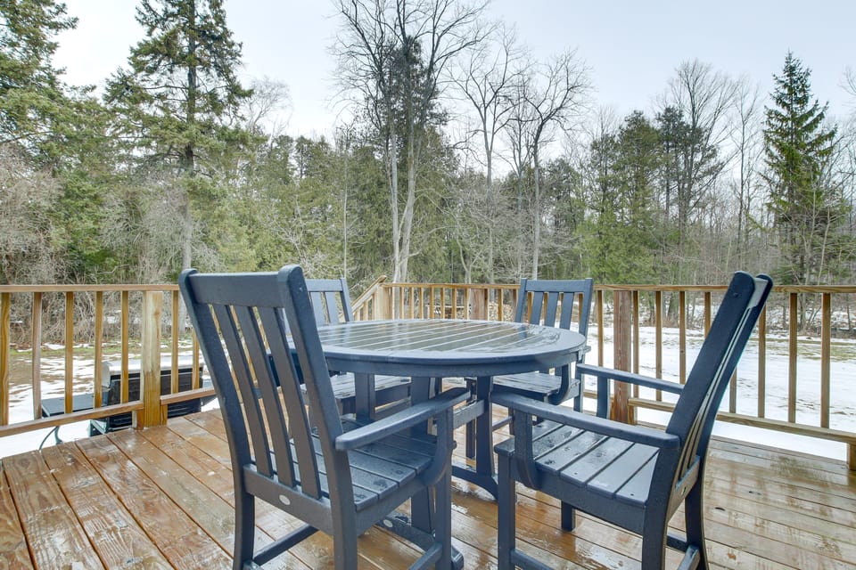 3 Mi to Sister Bay Beach: Family Home w/ Yard House in Door County