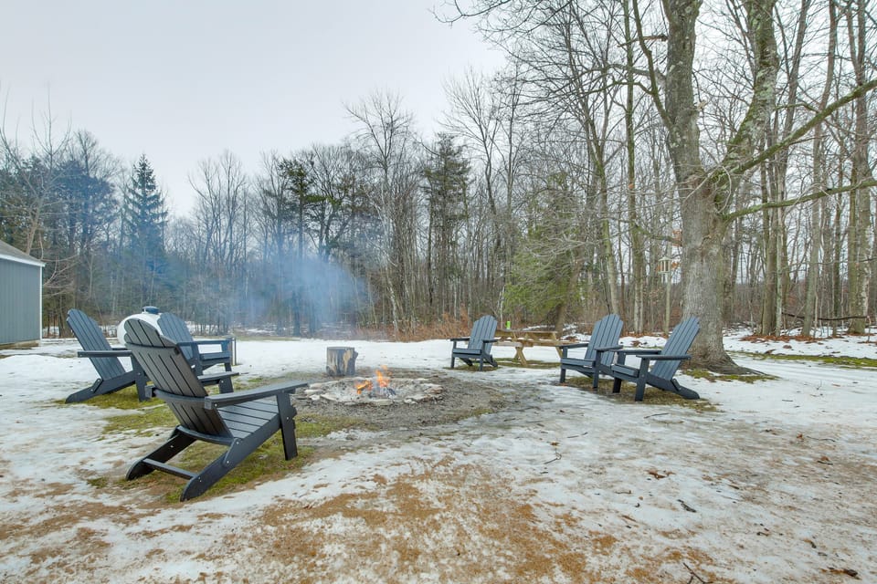 3 Mi to Sister Bay Beach: Family Home w/ Yard House in Door County