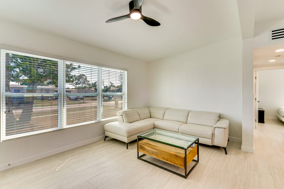 4 Mi to Beach! Sleek Getaway in Port Charlotte House in Port Charlotte