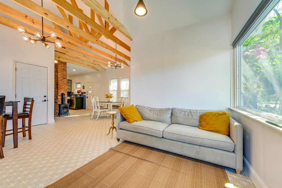 Vintage Home w/ Easy Downtown Tampa Access House in Tampa