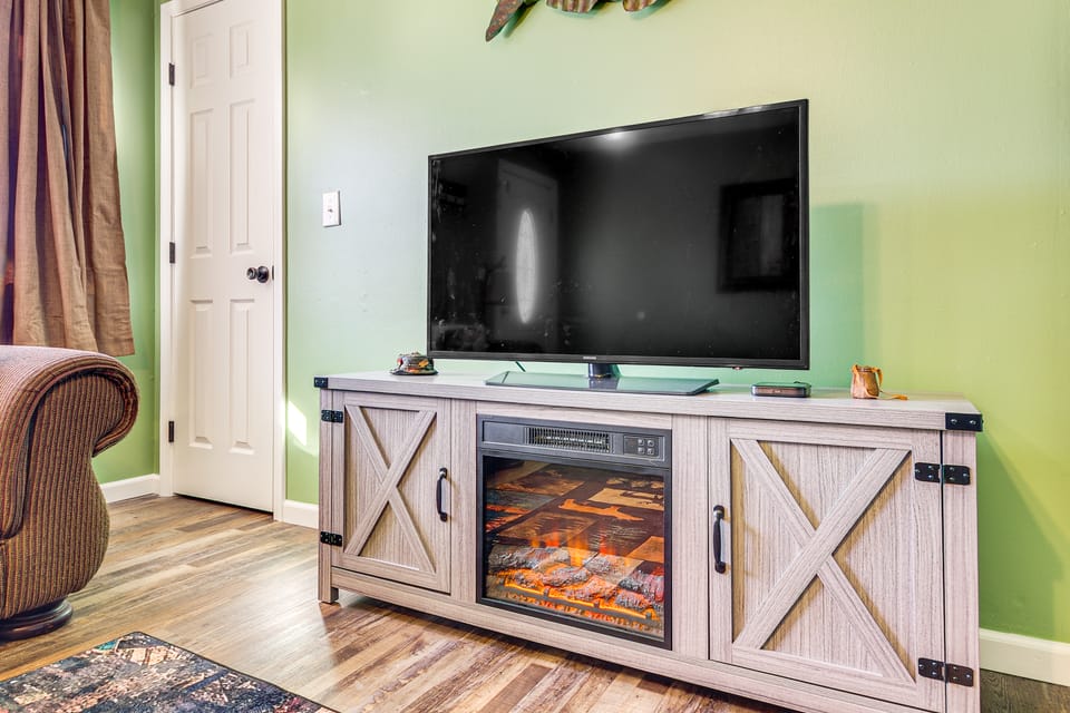 Lebanon Fishing Retreat w/ Fire Pit: Pets Welcome! House in Ozark Mountains