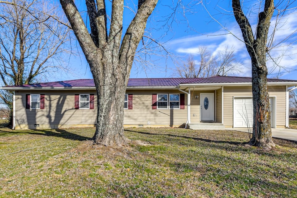 Lebanon Fishing Retreat w/ Fire Pit: Pets Welcome! House in Ozark Mountains