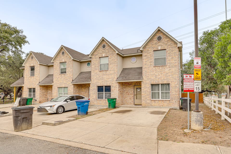 Suburban San Antonio Stay Near Parks & Hospitals Apartment in San Antonio