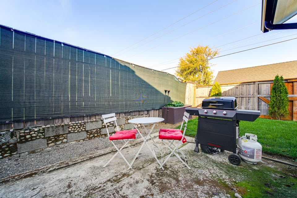 8 Mi to Downtown Seattle: Cozy Home w/ Patio House in Burien