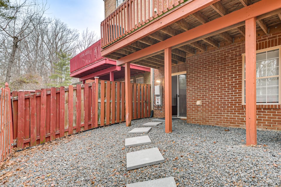 5 Mi to Main St! Cozy Couple's Escape in Laurel Apartment in Prince Georges County