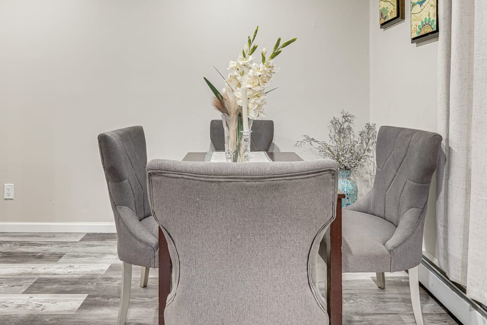Shop, Hike, Golf & Swim: Inviting Deer Park Escape Apartment in Long Island