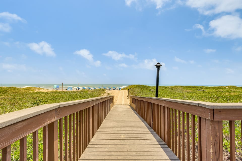 Beachfront, Stunning Views: Suntide III - Unit 403 Apartment in South Padre Island