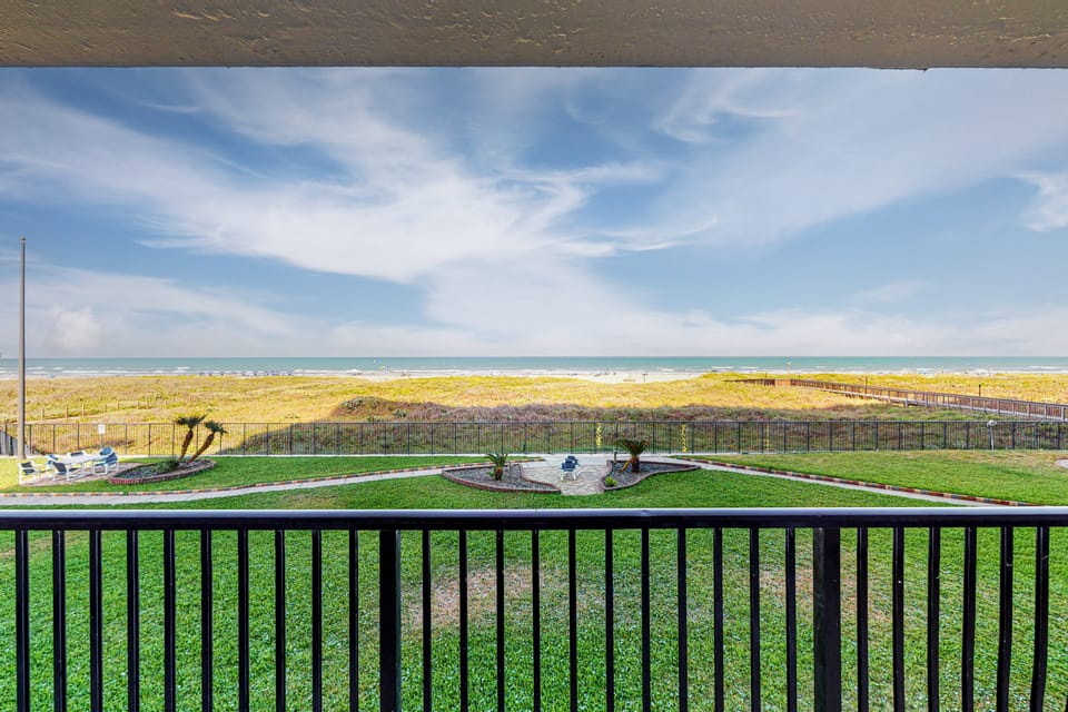 Gulf View, Gourmet Kitchen: Suntide III - Unit 203 Apartment in South Padre Island