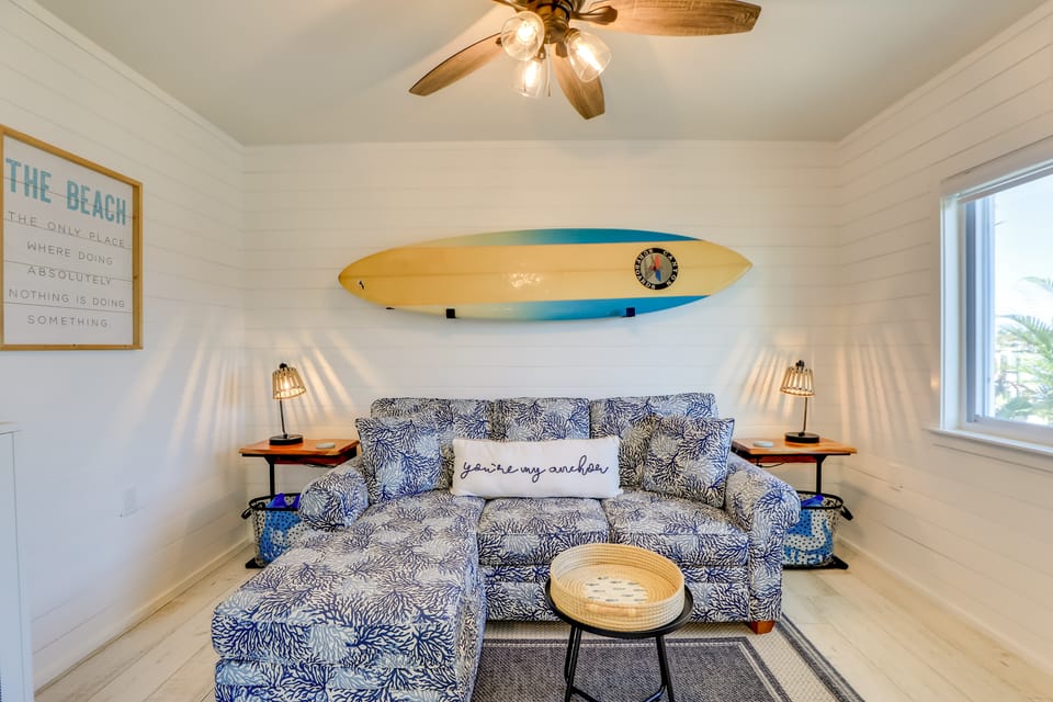 Bayfront Retreat Across From Treasure Island Beach Apartment in Treasure Island