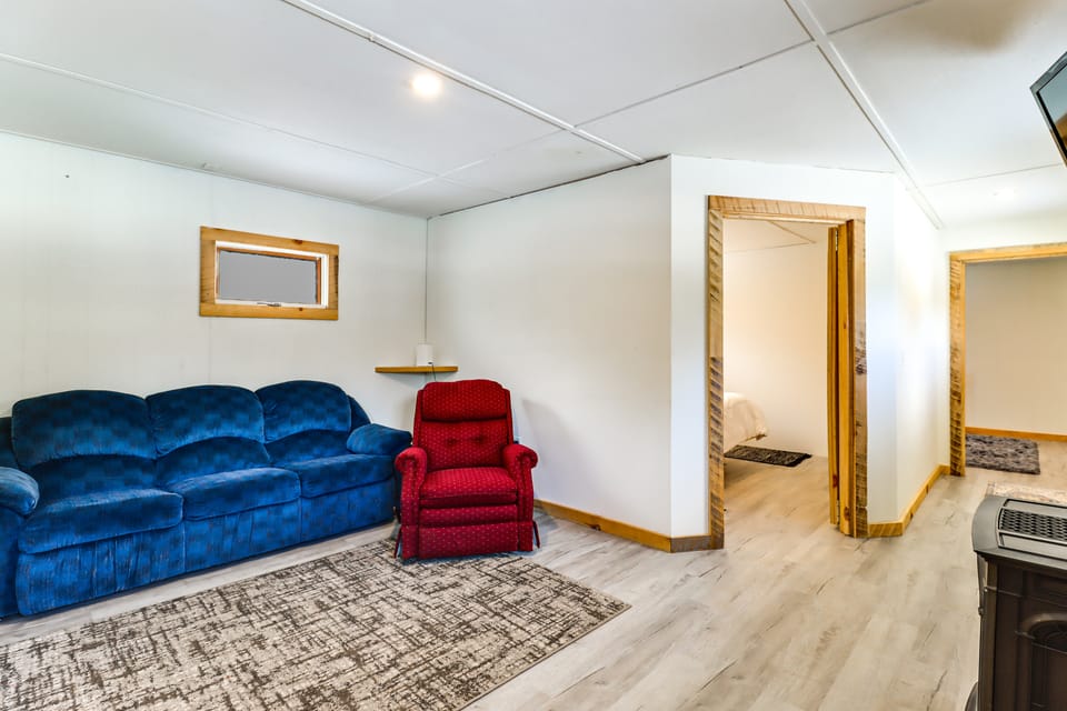 Deluxe Cabin D at Elk Creek Escape! Pets Welcome House in Pennsylvania